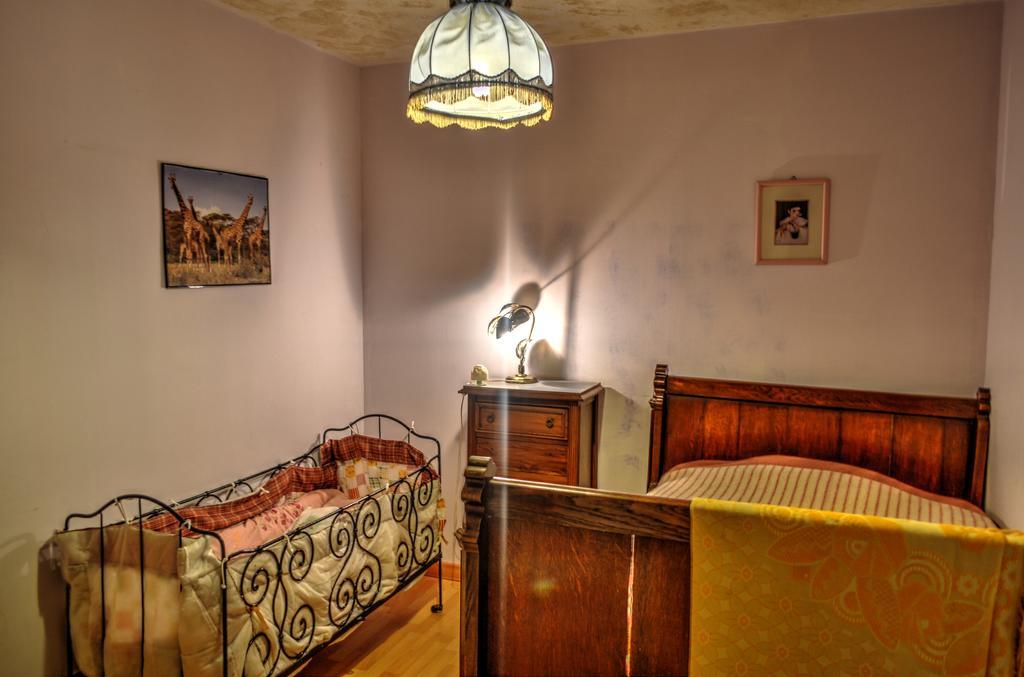 Bed and Breakfast La Ferme Des 3 Suissesses Saint-Paul  Pokoj fotografie