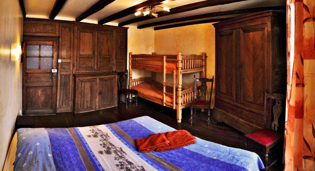 Bed and Breakfast La Ferme Des 3 Suissesses Saint-Paul  Pokoj fotografie